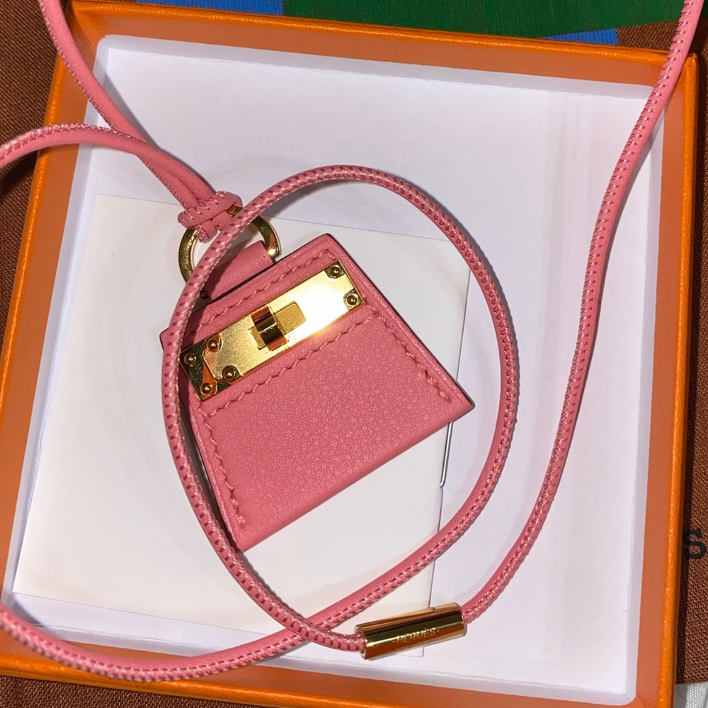 HERMÈS MONPETITKELLY PRINTED PENDANT NECKLACE - Picture 3 of 16